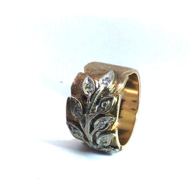 Gold and Diamond Fauna Ring