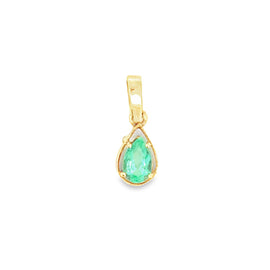 emerald pendant pear cut in 14ct yellow gold