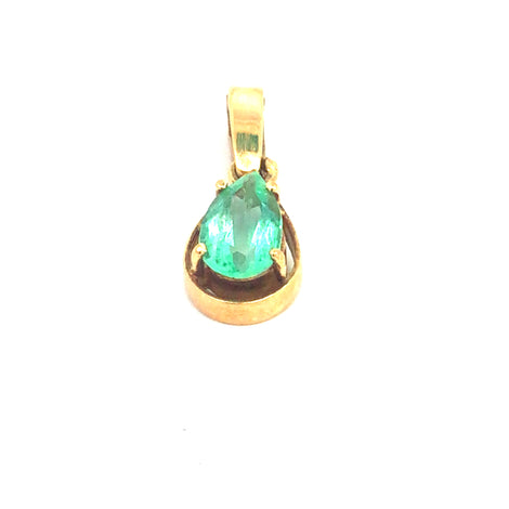 emerald pendant pear cut in 14ct yellow gold