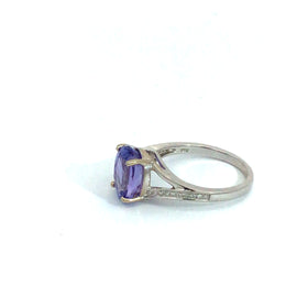 Violet Tanzanite and Diamond white gold ring